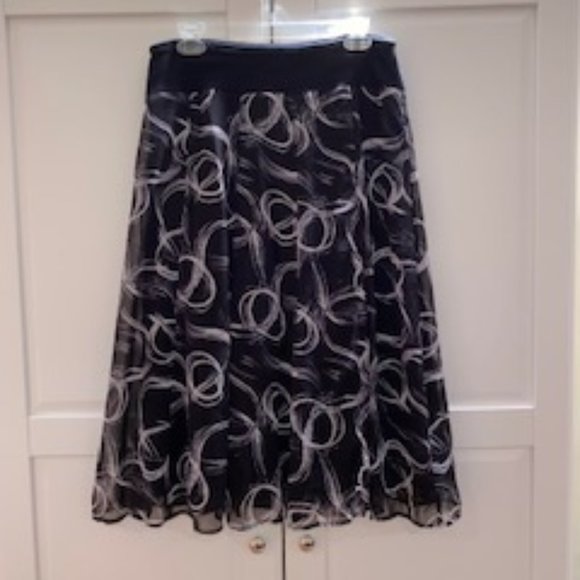 JM Collection Dresses & Skirts - JM Collection Black & White Skirt, Size 10